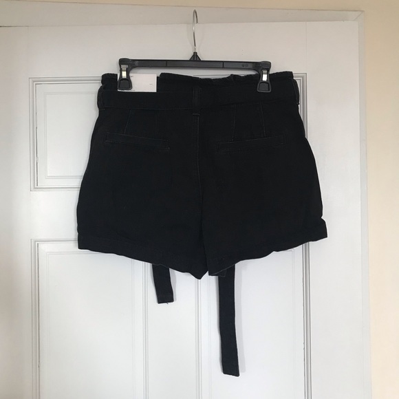 AE Paperbag Denim Mom cotton Short, high rise with belt, Onyx Black, size 6 - Picture 4 of 8